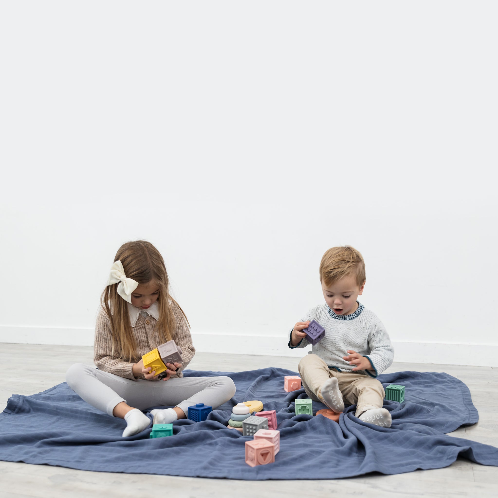 6-Layer Muslin Bamboo XL Blanket in Folkstone Gray - Natemia