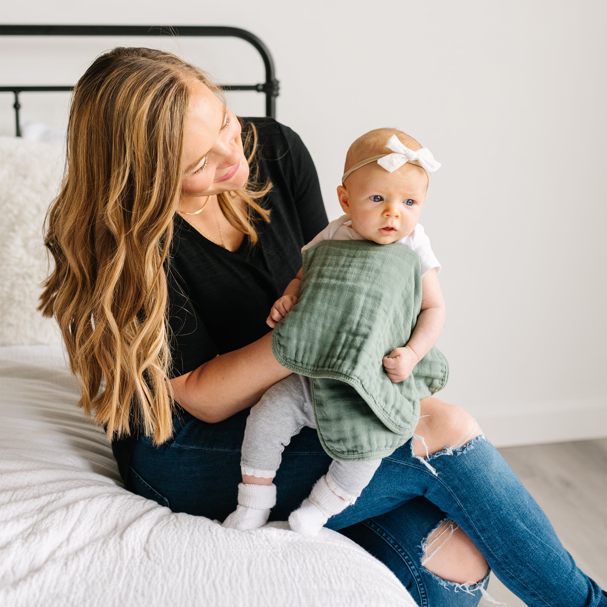 Ultra Soft Muslin Bamboo Burp Cloths - 3 Pack - Natemia